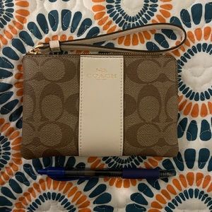 Small Coach wristlet NWOT